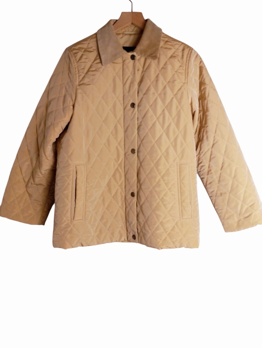 MaxMara Beige Quilted  Barn Jacket Puffer Jacket 21in Pit to Pit 27in In Length